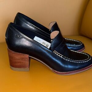 Sperry Black Leather Block Heel Penny Loafer